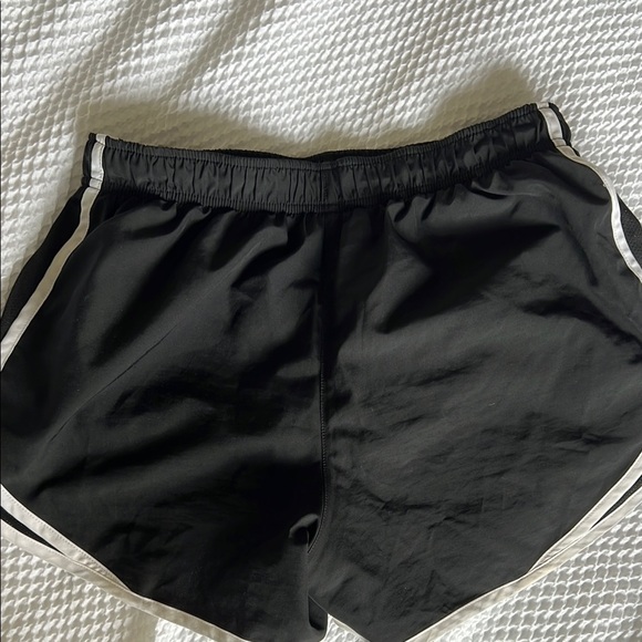 Nike Dry Fit Black Athletic Shorts Lightweight Moisture-Wicking Design Size S - Picture 2 of 4